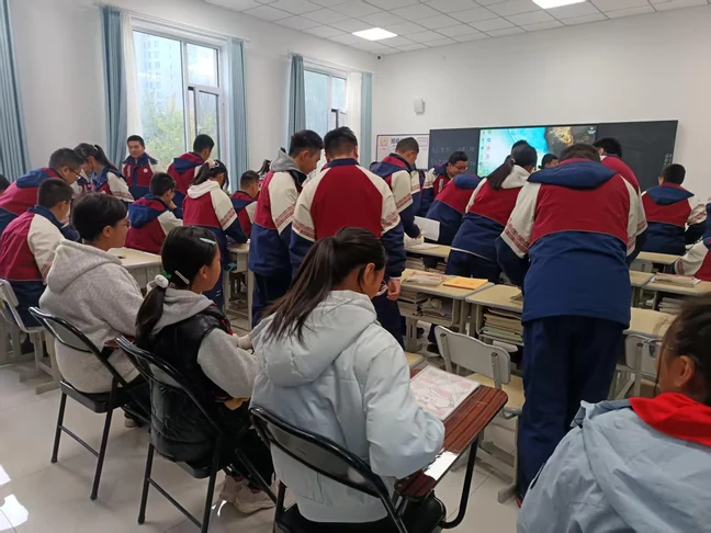 西宁市第二十二中学60名师生走进沛西课堂