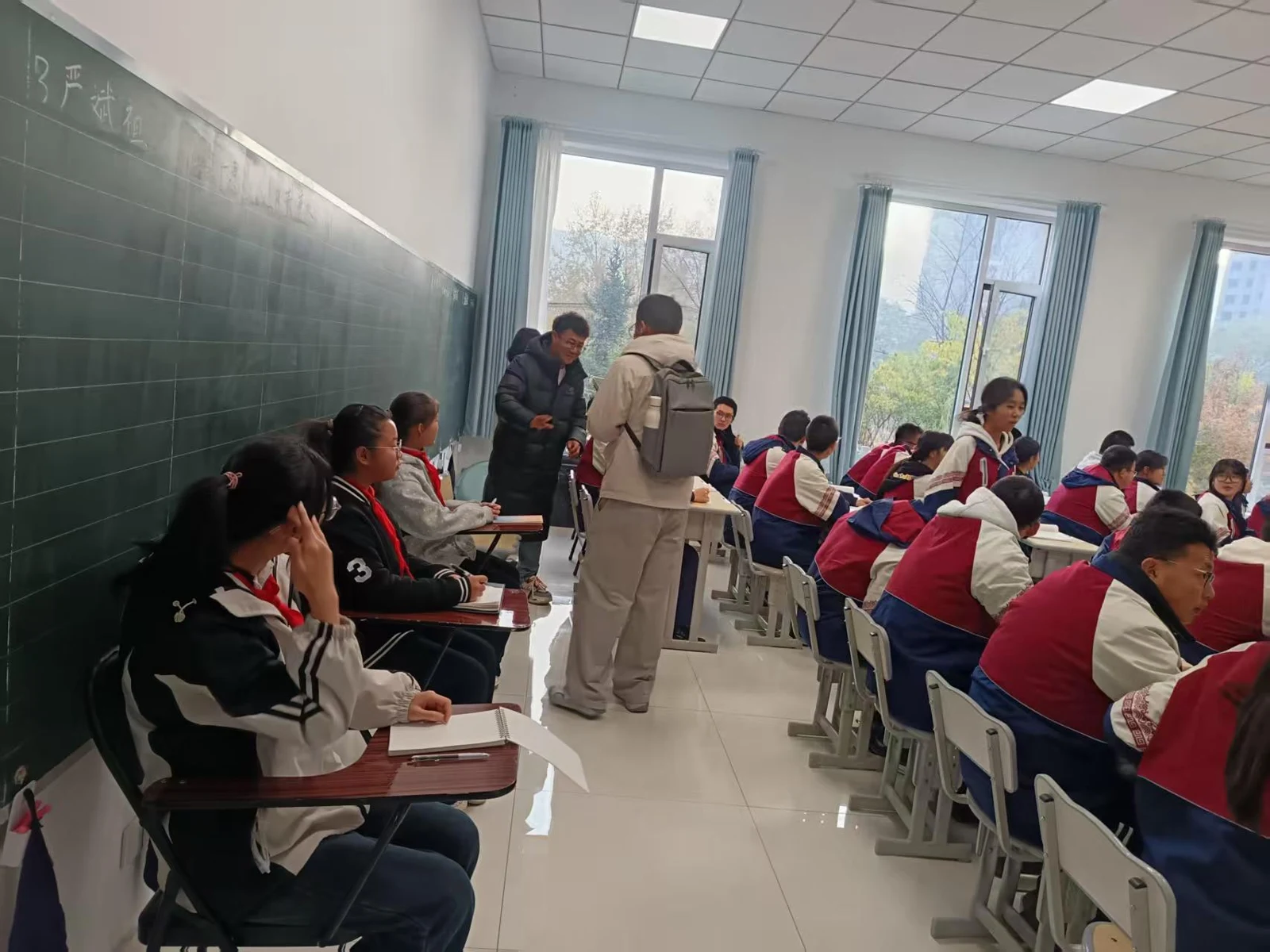 教师进班听课,把问题带到现场